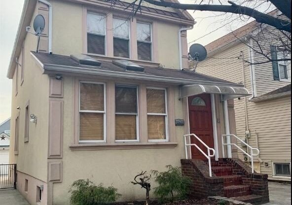 92 32 SILVER RD