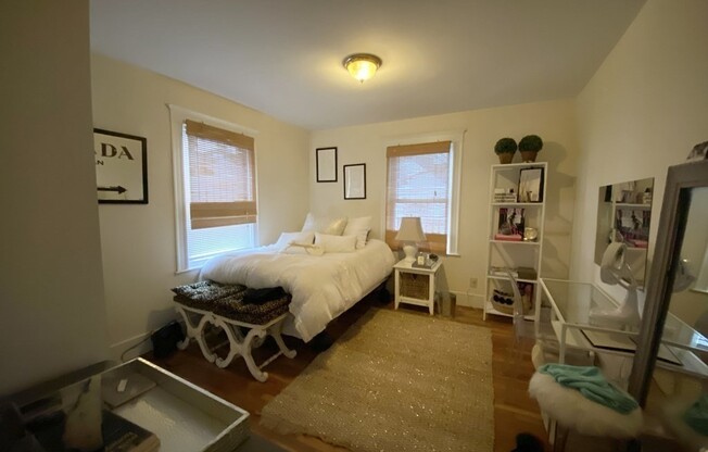 3 beds, 1 bath, $3,600, Unit 2