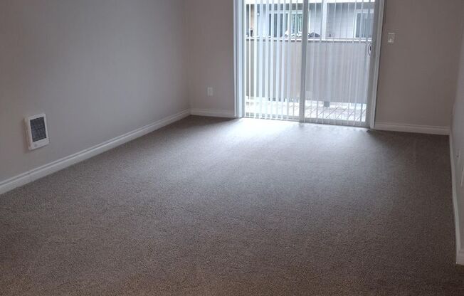 1 bed, 1 bath, 592 sqft, $1,350, Unit 004