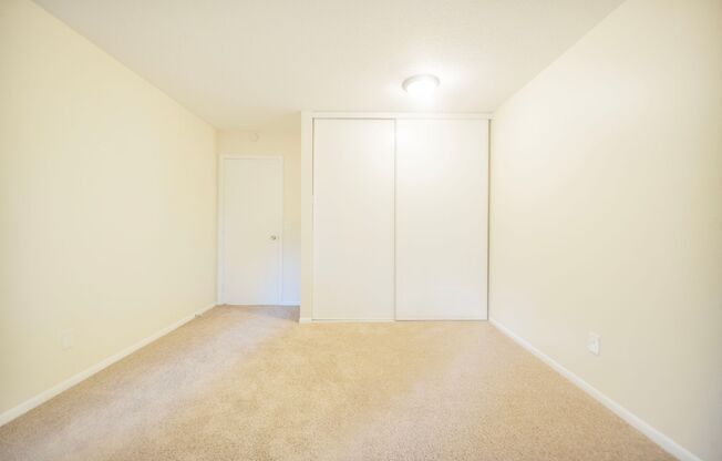 2 beds, 1 bath, 860 sqft, $1,515, Unit 844-202