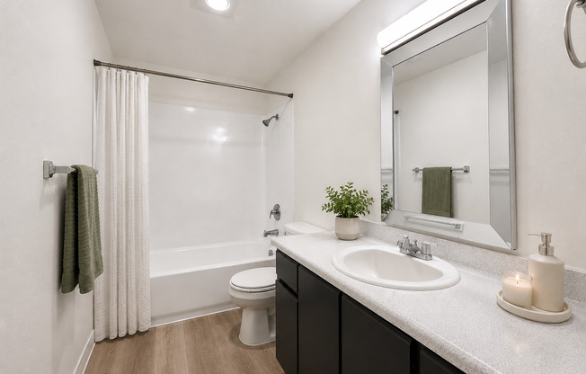 3 beds, 1.5 baths, 1,082 sqft, $1,925, Unit 16