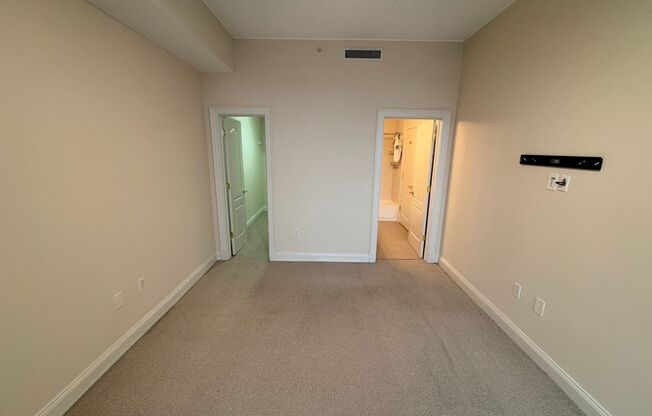 1 bed, 1 bath, $1,899, Unit Unit 905