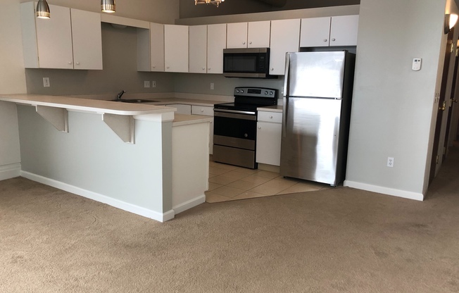 1 bed, 1 bath, 778 sqft, $1,189, Unit 611