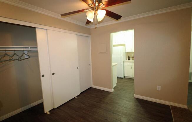 The Streams Apartment Homes Dining Area w/Ceiling Fan