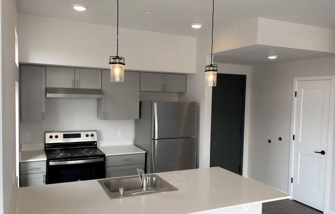 2 beds, 2 baths, 970 sqft, $2,150, Unit 301