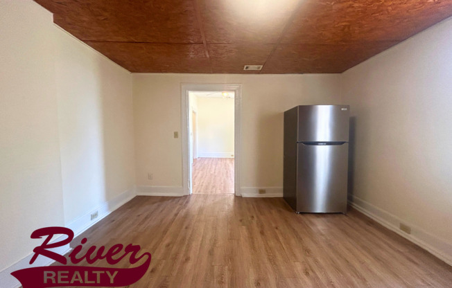 2 beds, 1.5 baths, 1,306 sqft, $900, Unit 25 Curry St