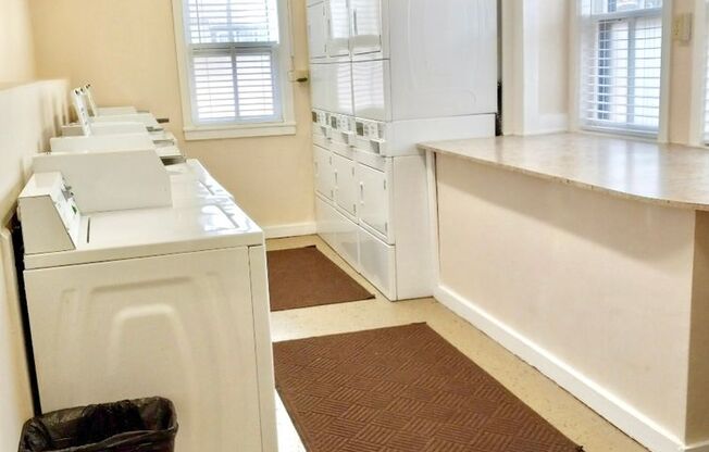 3 beds, 1 bath, $1,370, Unit 534 Patton