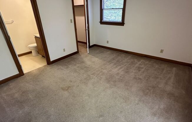 1 Bedroom 1 Bathroom Condo!