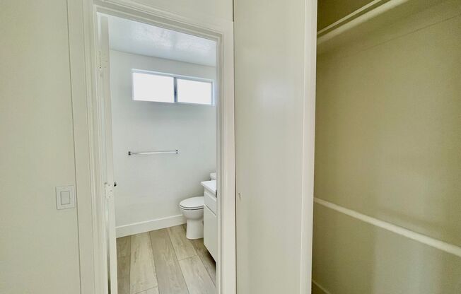 Studio, 1 bath, 400 sqft, $1,695, Unit 127-B