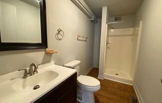 3 beds, 2 baths, 1,100 sqft, $600, Unit Unit 13