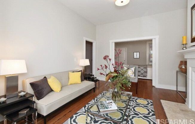 3BR/2BA Renovated Victorian Full Floor Flat! In-Unit Laundry! Yard!  PROGRESSIVE!