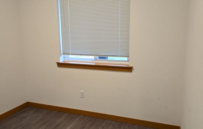 3 beds, 1 bath, $2,450, Unit 1210 #101