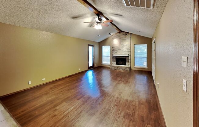 3 Bedroom home with great back patio for entertaining - Edmond Schools