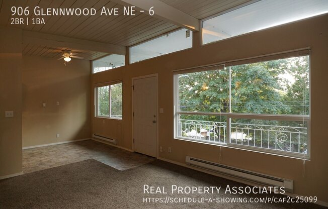 906 GLENNWOOD AVE NE