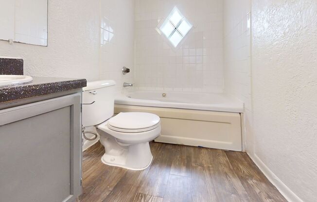 Studio, 1 bath, 400 sqft, $889