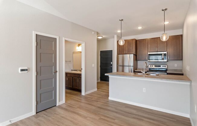 Studio, 1 bath, 639 sqft, $975, Unit 305