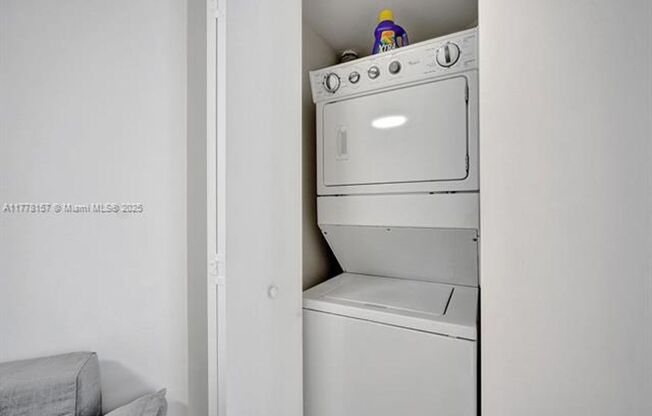 2 beds, 2 baths, 1,167 sqft, $5,400, Unit 475 Brickell Ave unit 3309