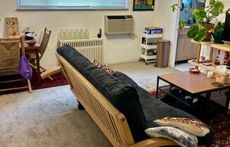 Lovely Large Studio/1 bedroom in Shadyside