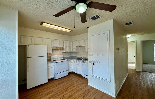 2 beds, 1 bath, 772 sqft, $797