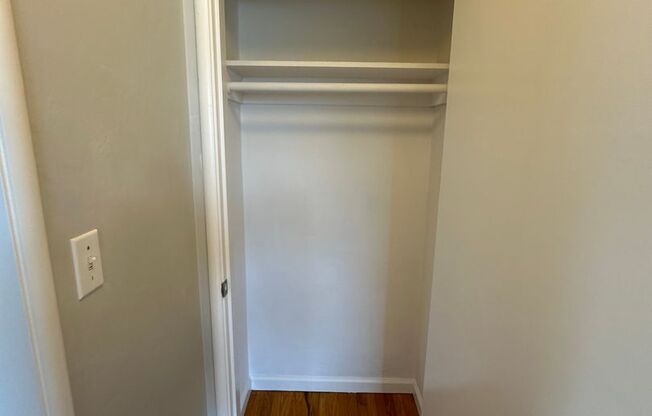 1 bed, 1 bath, 550 sqft, $2,300, Unit 4