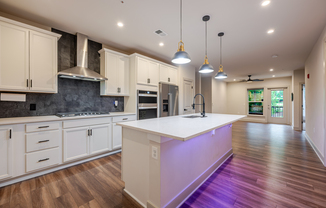 102 SAINT IVES PL