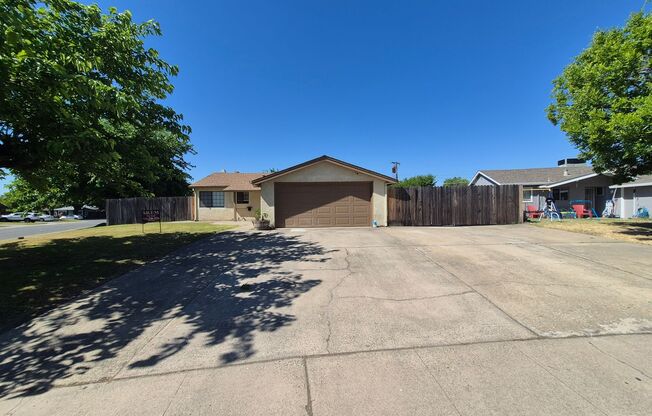 Remodeled 3 Bedroom 2 Bathroom Carmichael Home