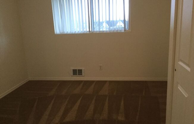 2 beds, 1 bath, 900 sqft, $1,500, Unit 5