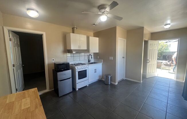 Charming 1 Bedroom, 1 Bathroom ADU in Pacoima! Ready for Move-In!