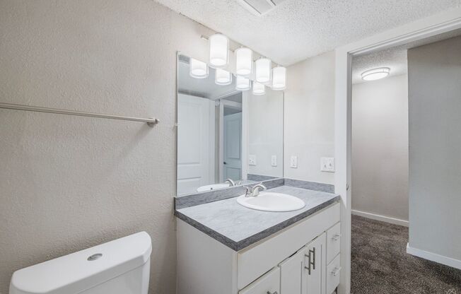 2 beds, 2.5 baths, 1,218 sqft, $1,395, Unit 2-22F
