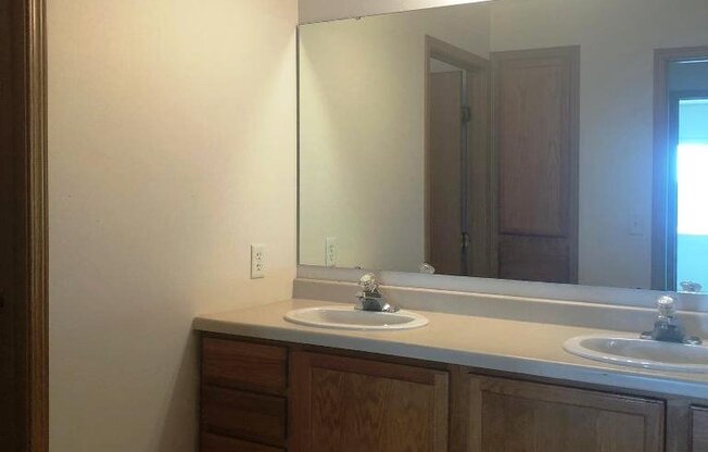 2 beds, 1 bath, 1,000 sqft, $950, Unit 309