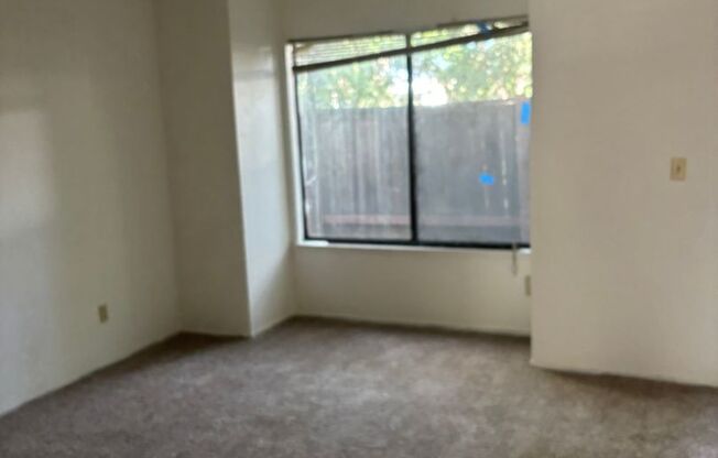 Charming 2bd, 1.5bth condo in highly desirable Hayward location!