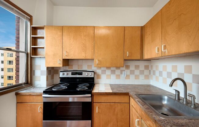 Studio, 1 bath, 400 sqft, $1,225, Unit C02