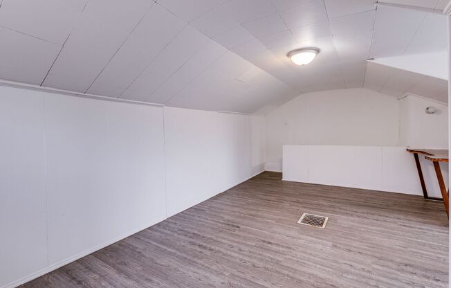 Available NOW- Charming 3 Bedroom Townhouse in the Heart of Mt. Oliver!