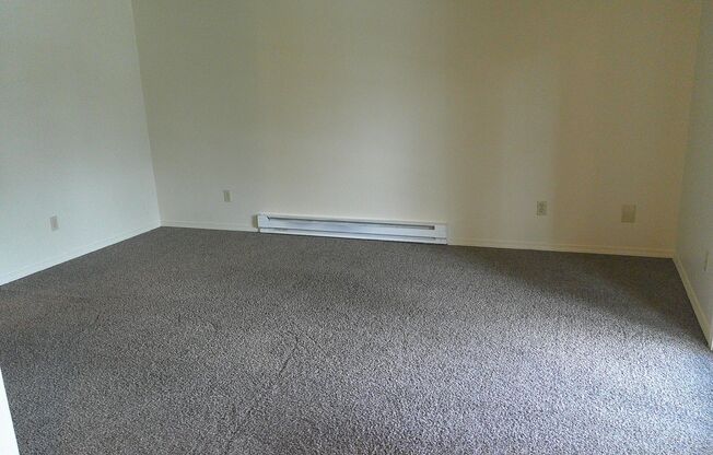 1 bed, 1 bath, 650 sqft, $1,050, Unit 65