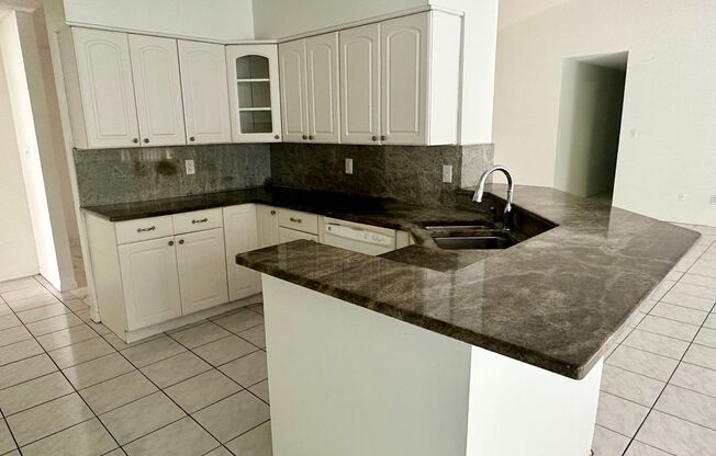 Huge 4/3 home in Lake Mary