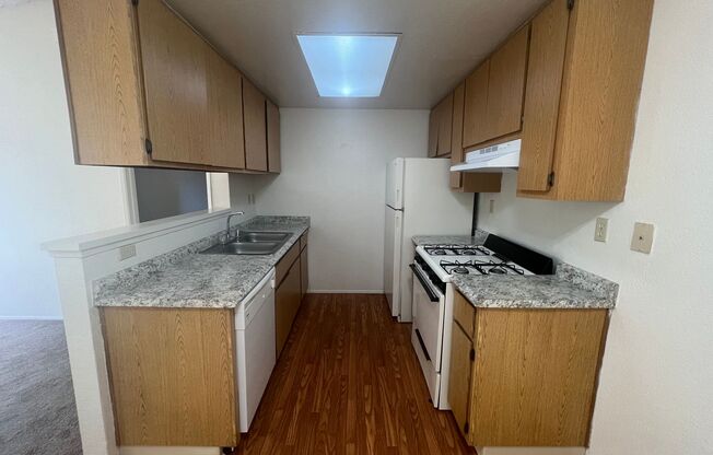 1 bed, 1 bath, 660 sqft, $1,800, Unit 34