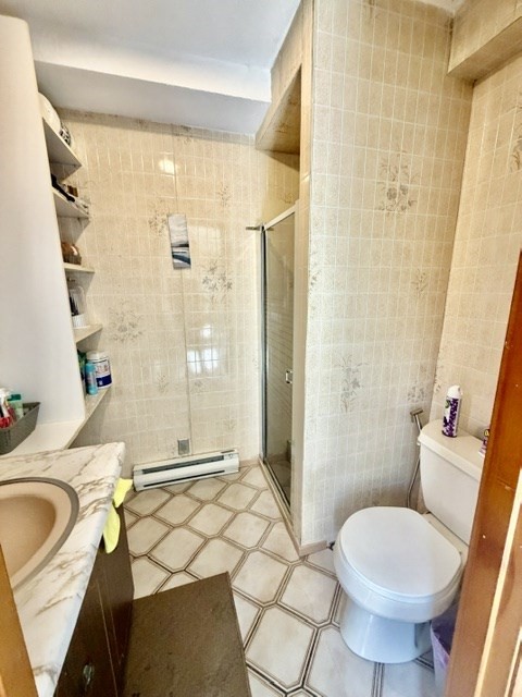 3 beds, 2 baths, $3,000, Unit 1