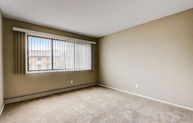 3 beds, 1.5 baths, 1,050 sqft, $1,730, Unit 4586-3