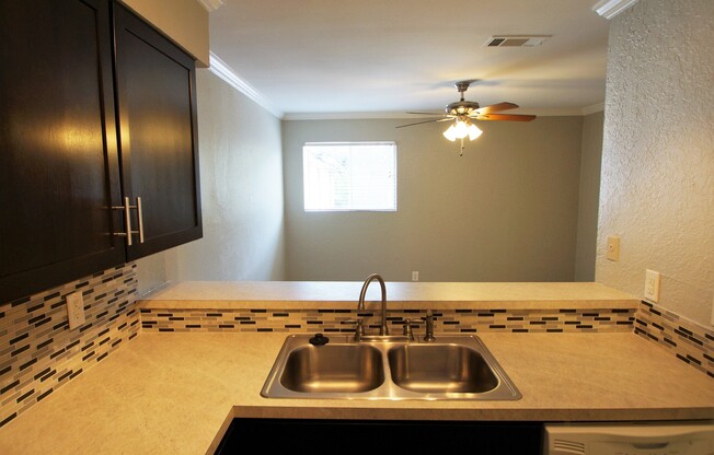 Studio, 1 bath, 500 sqft, $850, Unit 221