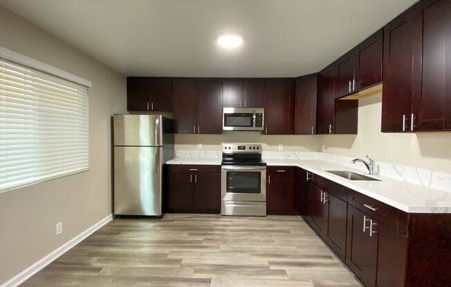 3 beds, 1 bath, $2,699, Unit 4964-07