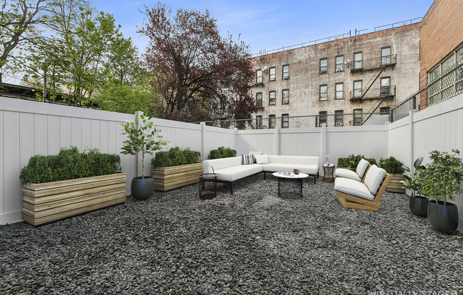 625 PARK PL
