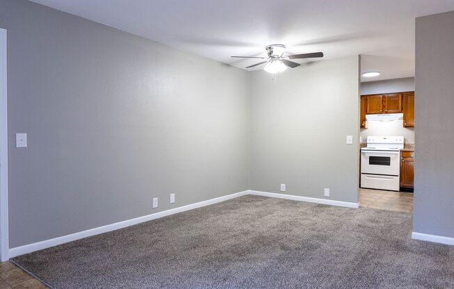 3 beds, 1.5 baths, 960 sqft, $1,250, Unit C8