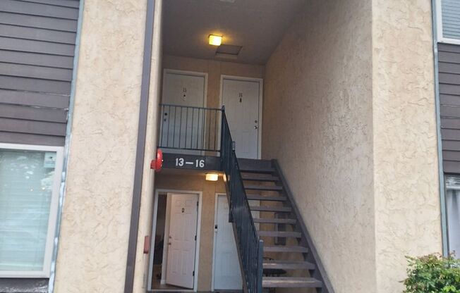 Fully Renovated Ground-Floor Unit – No Steps!