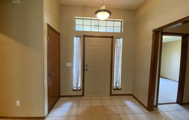 Large 3 Bed 2 Bath Home In Moore Schools With Storm Shelter!!!