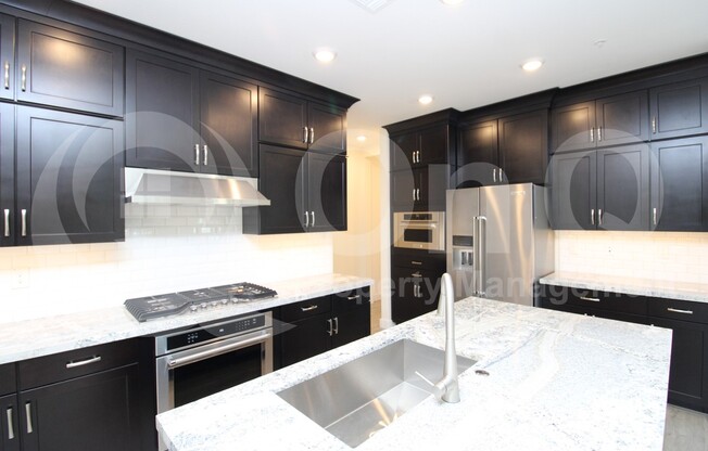 3 beds, 2.5 baths, 2,285 sqft, $3,199, Unit 44