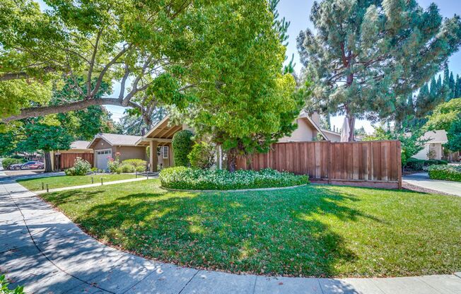 Recently Remodeled Home- Gourmet Kitchen- Near Downtown Campbell - 1 Primary Suite and 1 Junior Suite