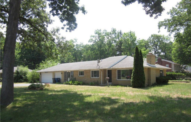 3135 LASKEY RD