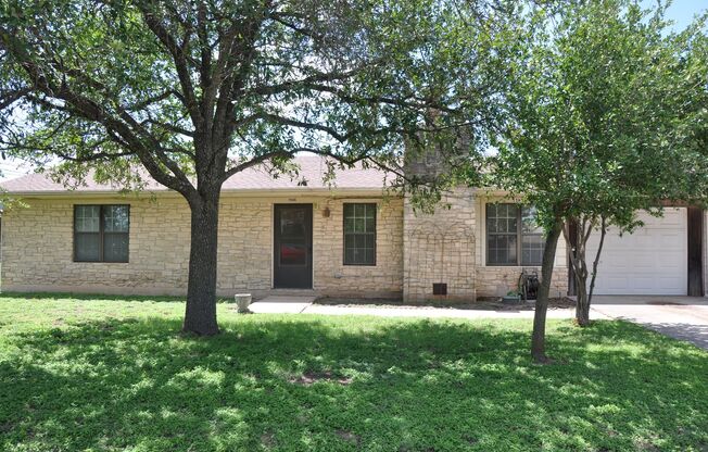 2 Bedroom 1 Bath 1 Car Garage in Heart of Pflugerville