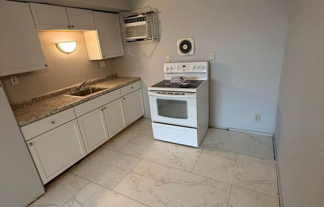 2 beds, 1 bath, $850, Unit Unit 2A