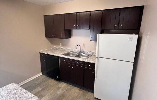 2 beds, 1 bath, 948 sqft, $1,199, Unit 182
